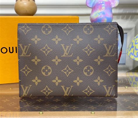 louis vuitton monogram canvas toiletry pouch 19 m47544